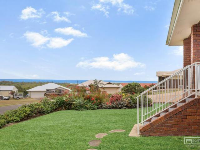 3 Bedroom House Pacific Heights QLD 106226609