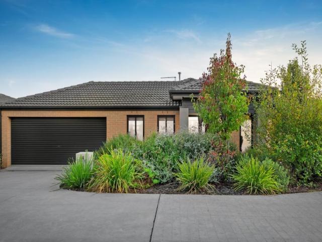3 Bedroom House Pakenham VIC 102761046