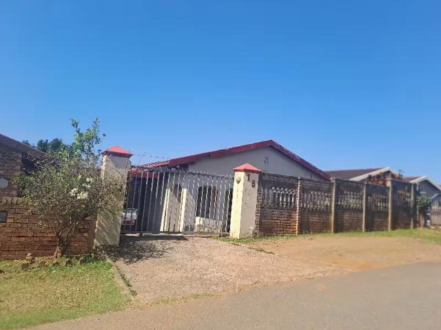 3 Bedroom House Palmview Palmview 105867814