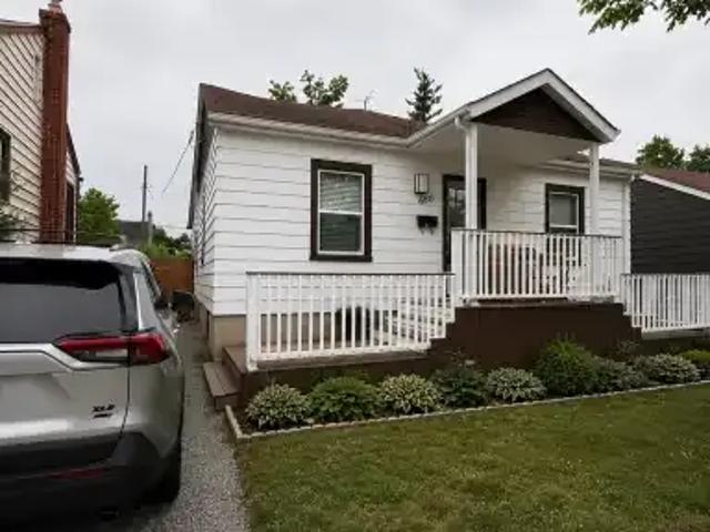 3 Bedroom House Peterborough ON 103579341