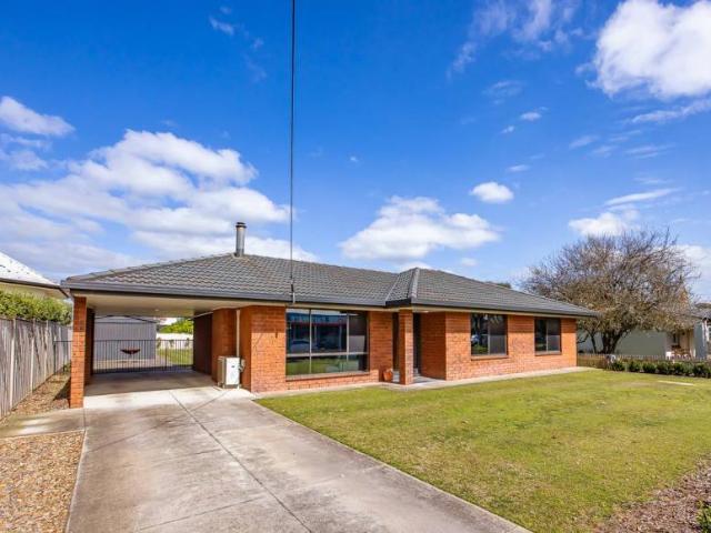 3 Bedroom House Penola SA 105362108