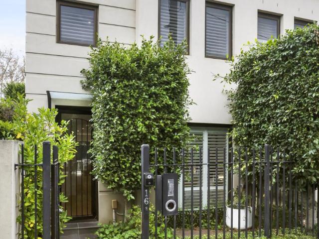 3 Bedroom House Prahran VIC 105865395