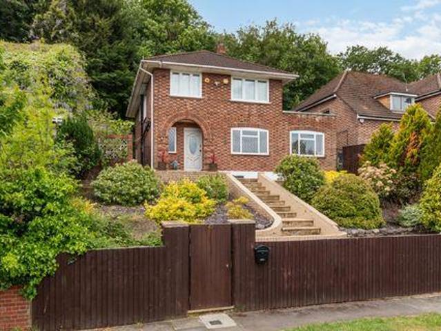 3 Bedroom House Putney England 102526027