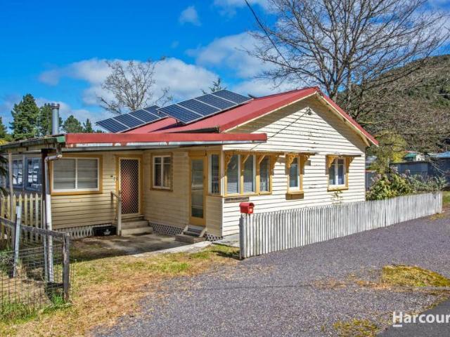 3 Bedroom House Queenstown TAS 106075703