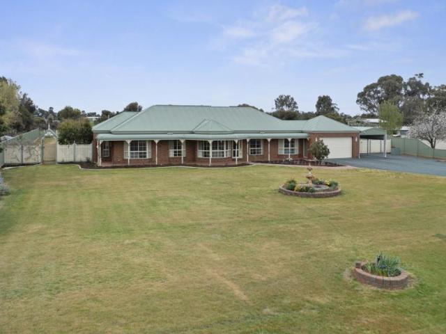 3 Bedroom House ROCHESTER VIC 104954107