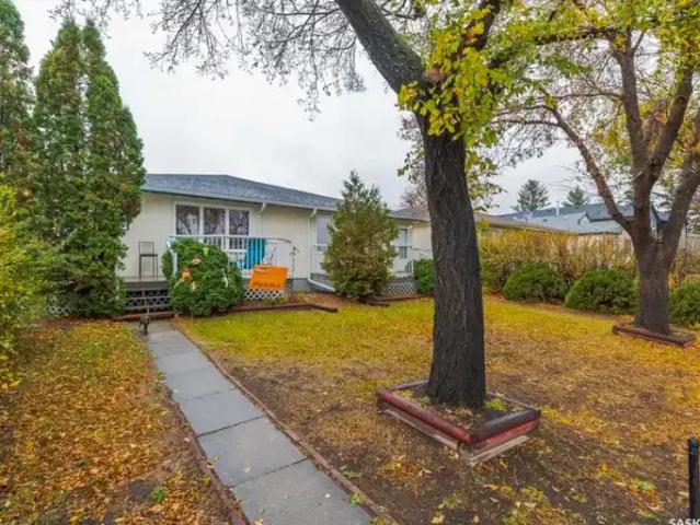 3 Bedroom House Regina SK 105420730
