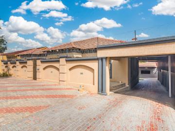 House to rent in Krugersdorp - Storage room