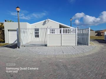 3 Bedroom house rented in Strandfontein Village, Mitchells Plain