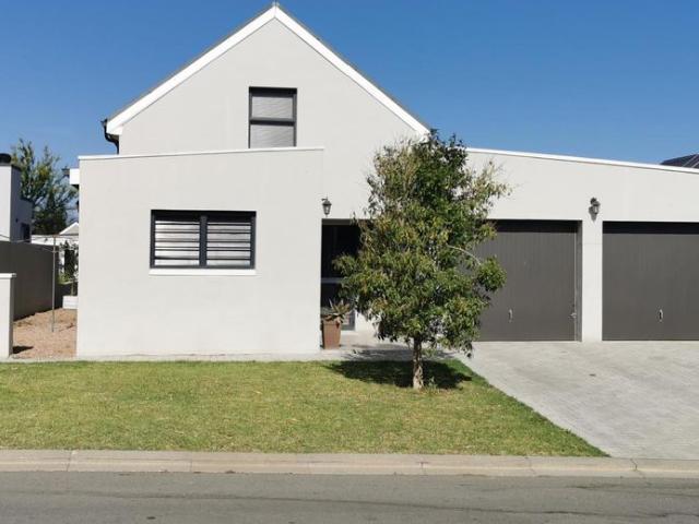 3 Bedroom house rented in Silwerstrand Golf And River Estate, Robertson