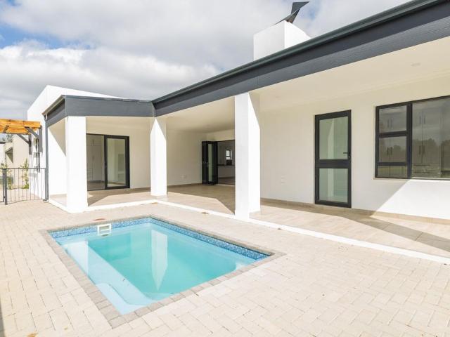 3 Bedroom house rented in Silwerstrand Golf And River Estate, Robertson