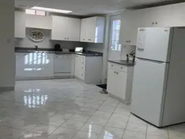 3 Bedroom House Richmond Hill ON 103151857