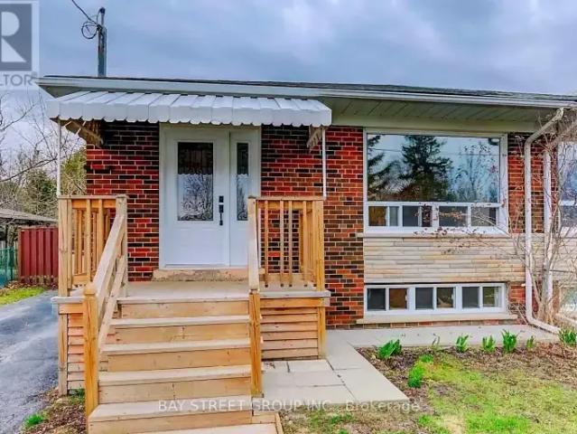 3 Bedroom House Richmond Hill ON 105643447