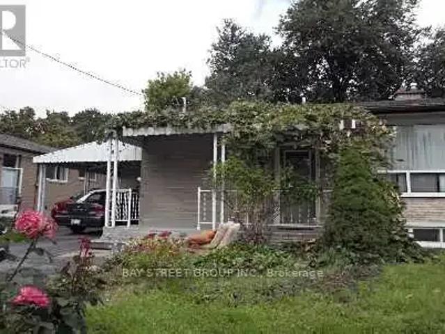 3 Bedroom House Richmond Hill ON 105135668