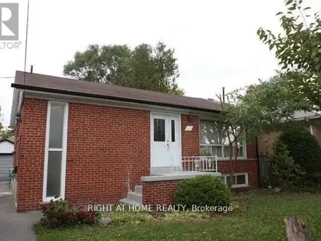 3 Bedroom House Richmond Hill ON 105345051