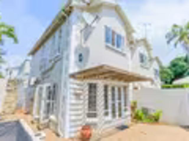 3 Bedroom House W W 103877442