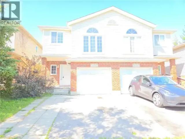 3 Bedroom House Waterloo ON 104681982