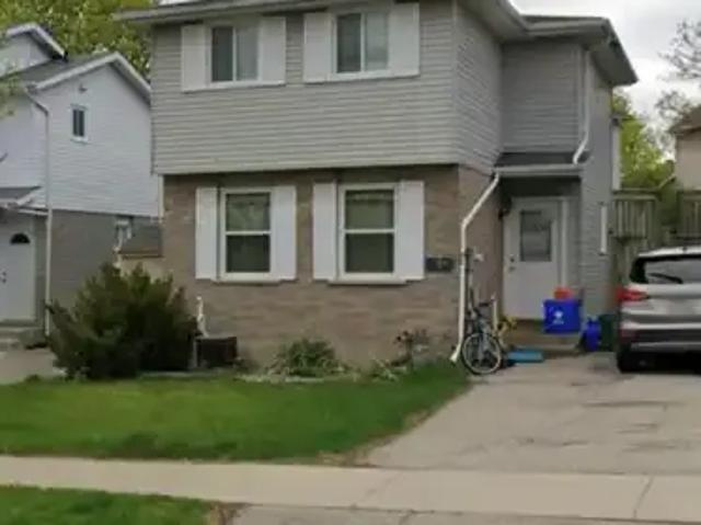 3 Bedroom House Waterloo ON 104754063