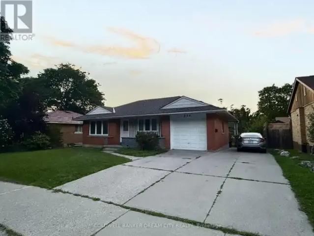 3 Bedroom House Waterloo ON 104888870