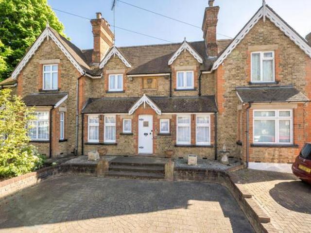3 Bedroom House Watford Hertfordshire 101996022