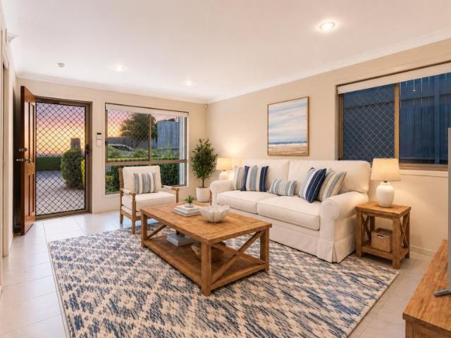 3 Bedroom House Wakerley QLD 105006391
