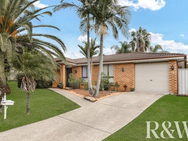 3 Bedroom House + Walk to Erskine Park Shopping Centre on 629.1m2 Block of Land!