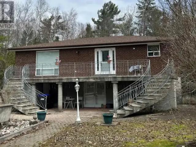3 Bedroom House Wasaga Beach ON 104638598