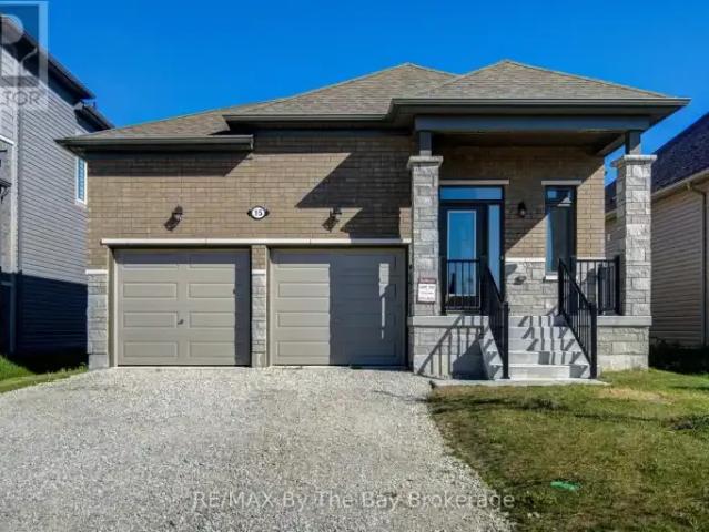 3 Bedroom House Wasaga Beach ON 105281903