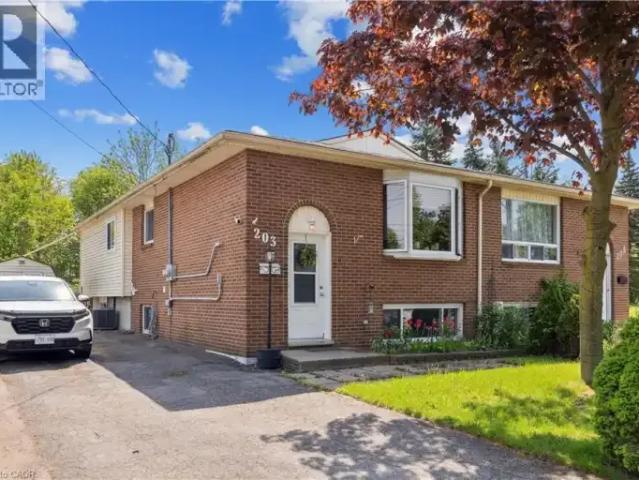 3 Bedroom House Welland ON LS105167521