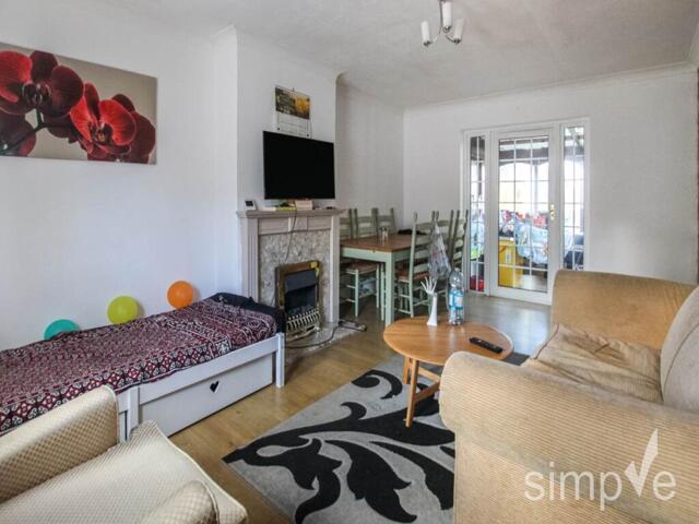 3 Bedroom House West Drayton Great London 103485619