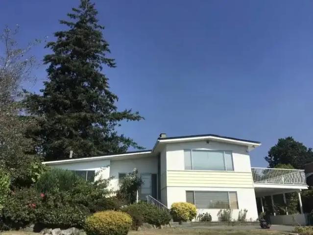 3 Bedroom House White Rock BC 104888577