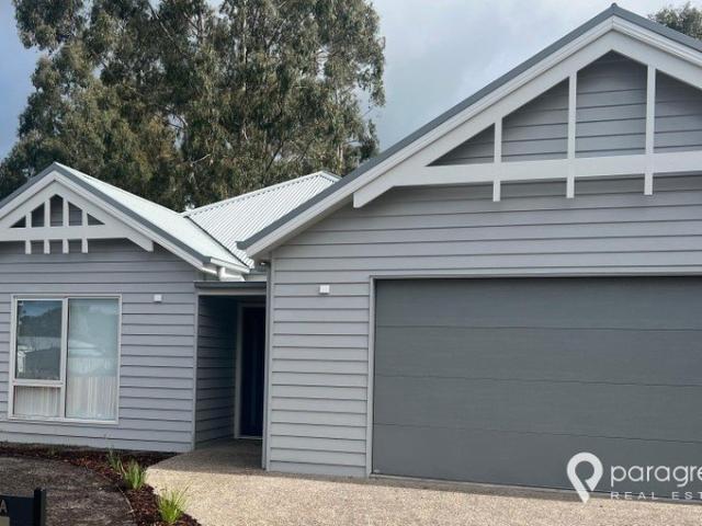 3 BEDROOM HOUSE WITH CENTRAL LOCATION!