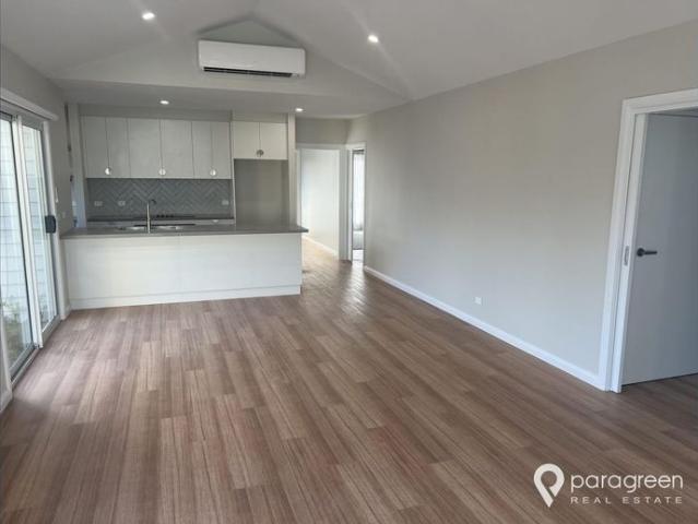 3 BEDROOM HOUSE WITH CENTRAL LOCATION!