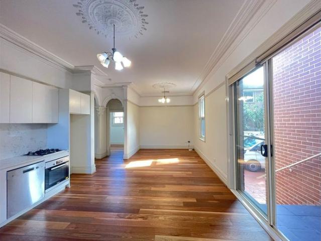 3 Bedroom House with Ensuite & Lock Up Garage