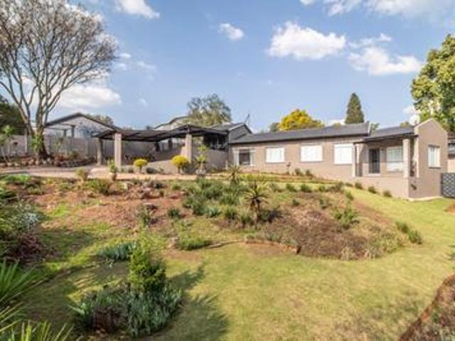 3 bedroom house with flatlet on the.