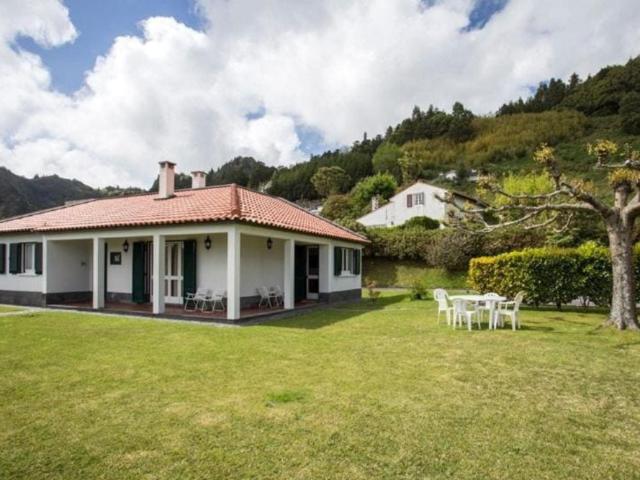 3 Bedroom House with Garden close to Hotsprings!