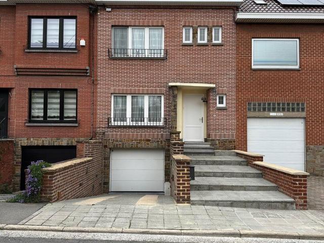 3 bedroom house with large wooded garden