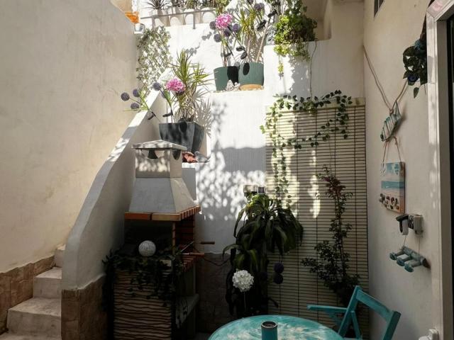 3 bedroom house, with outdoor area