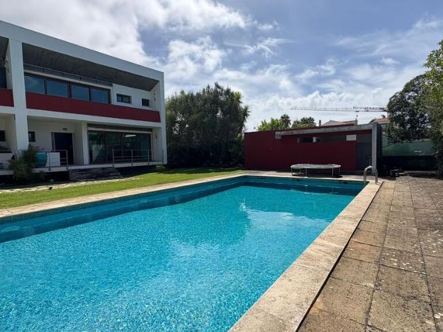 3 Bedroom House with parking, Areia, Cascais