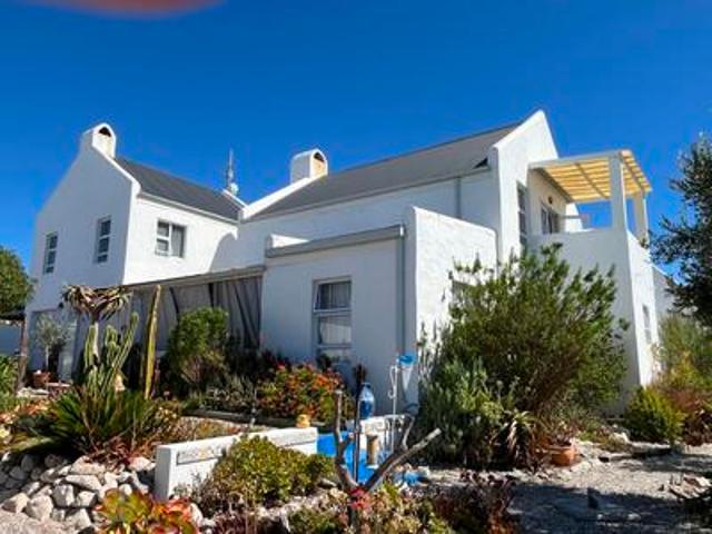 3 bedroom house with separate fully.