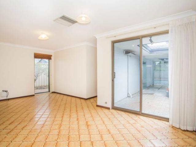 3 Bedroom House with SWIMMING POOL