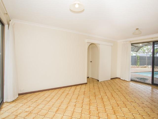 3 Bedroom House with SWIMMING POOL