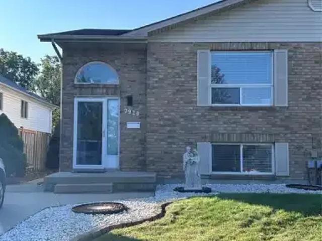 3 Bedroom House Windsor ON 103612038