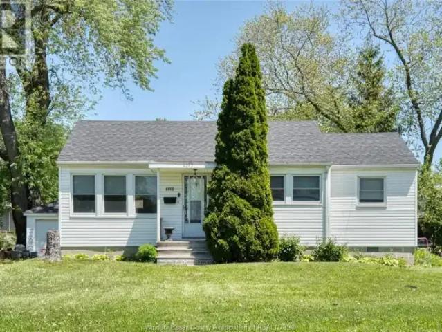 3 Bedroom House Windsor ON 103840434