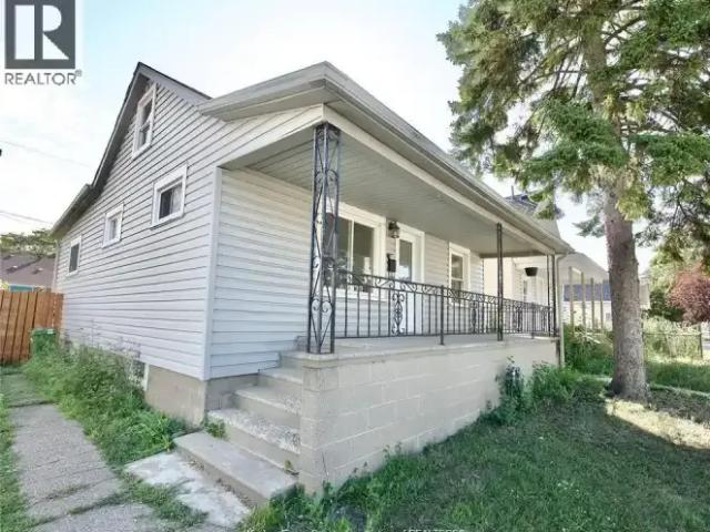 3 Bedroom House Windsor ON 103879752