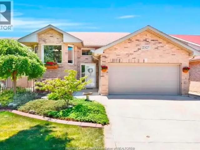 3 Bedroom House Windsor ON 104972913