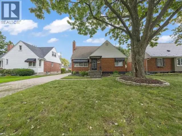 3 Bedroom House Windsor ON 105467365