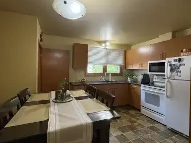 3 Bedroom House Winnipeg MB 105071993