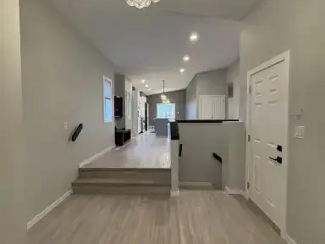 3 Bedroom House Winnipeg MB 105378247