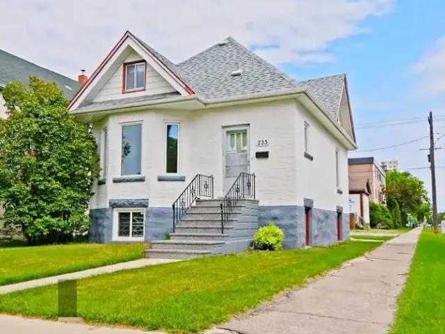 3 Bedroom House Winnipeg MB 105782235
