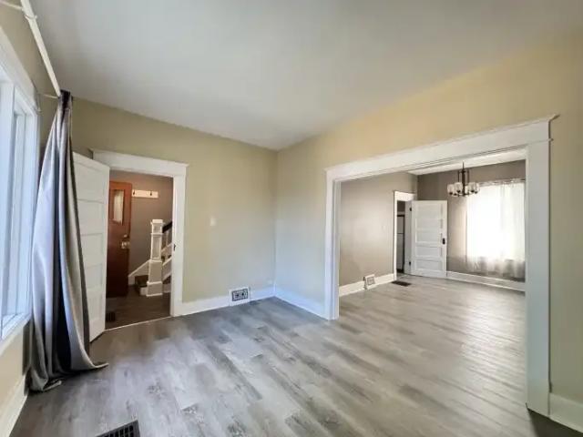3 Bedroom House Winnipeg MB 105782279